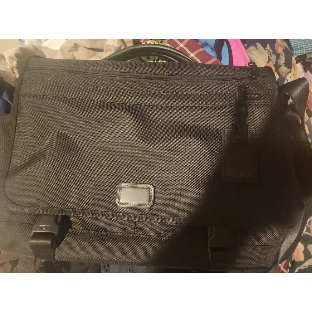 Tumi Black 15